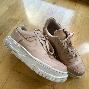 Beige Pink Air Force 1 Pixel Nike Sneakers